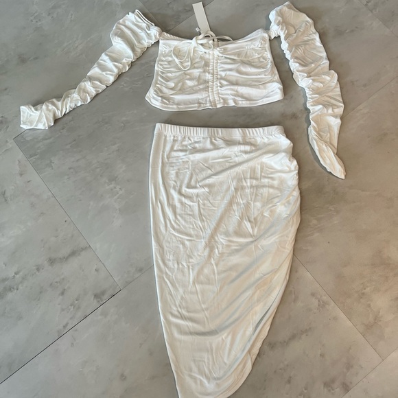 NWT Asymmetrical 2 Piece White Dress Set (Size S,M,L) - Picture 7 of 11